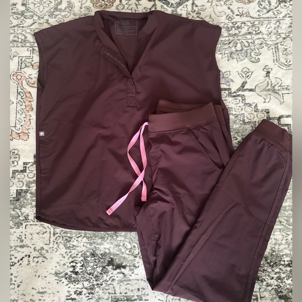 Figs scrub set